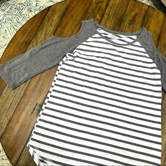 Shoulder Cutout Striped Raglan Tee - Picture 2 of 7